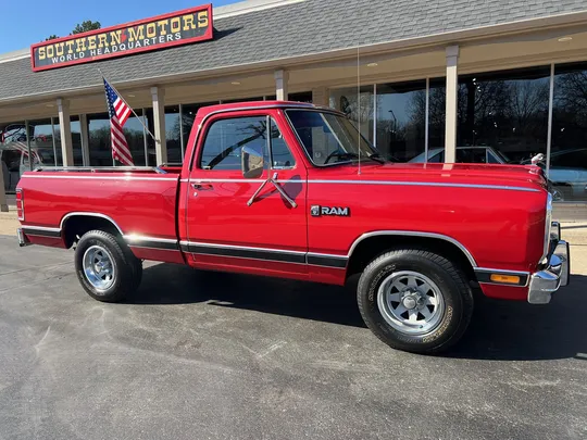 1985 Dodge Ram 150 SE